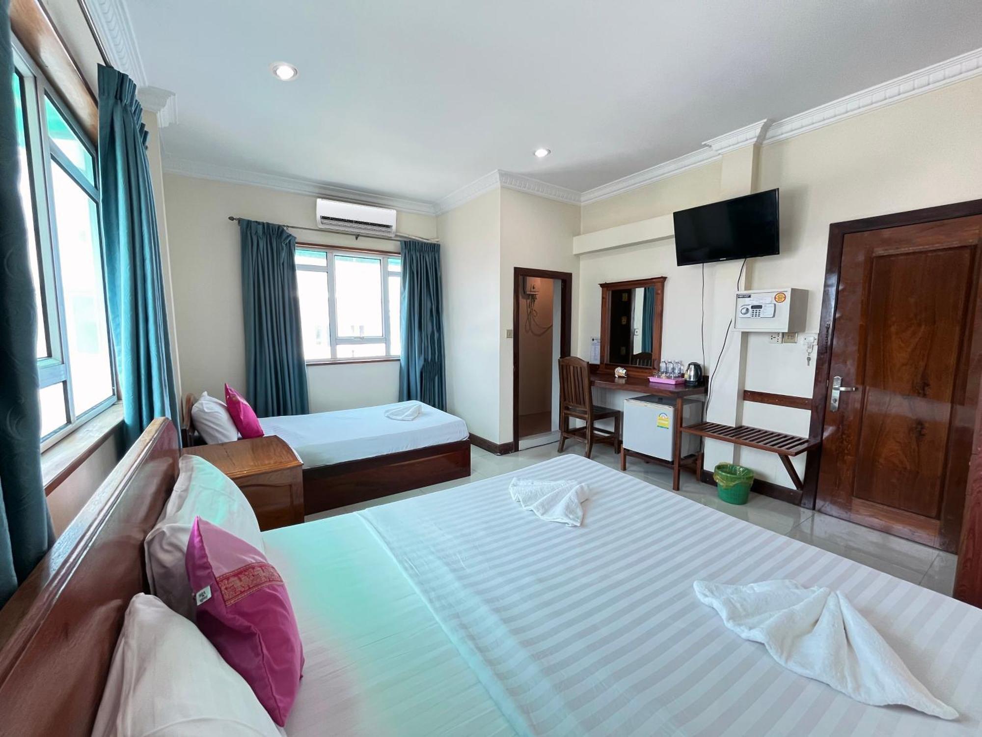 Seng Hout Hotel Battambang Luaran gambar