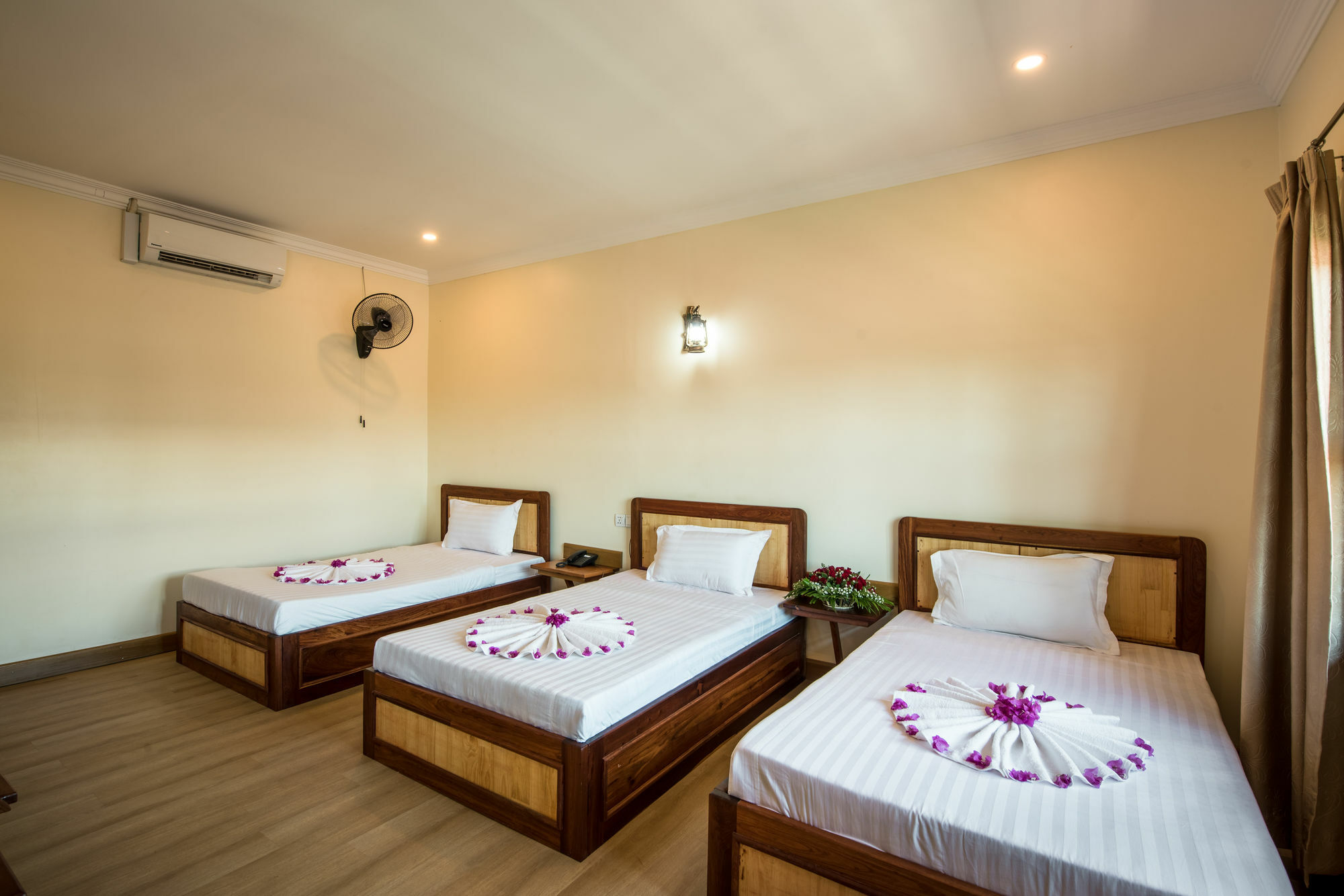 Seng Hout Hotel Battambang Luaran gambar