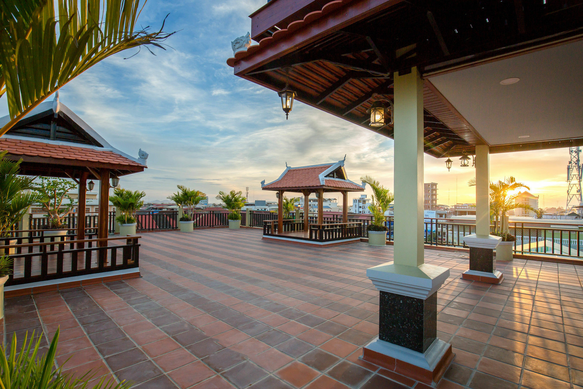 Seng Hout Hotel Battambang Luaran gambar